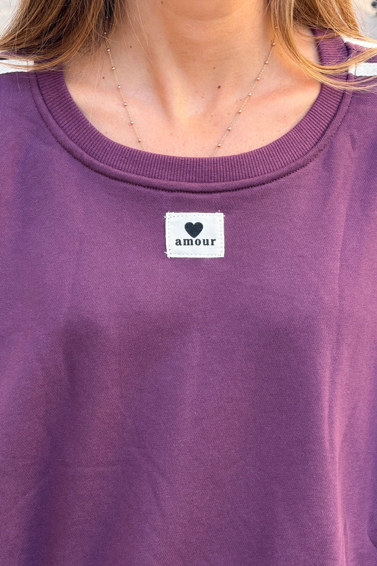 Sweat aubergine rayures aux épaules broderie amour
