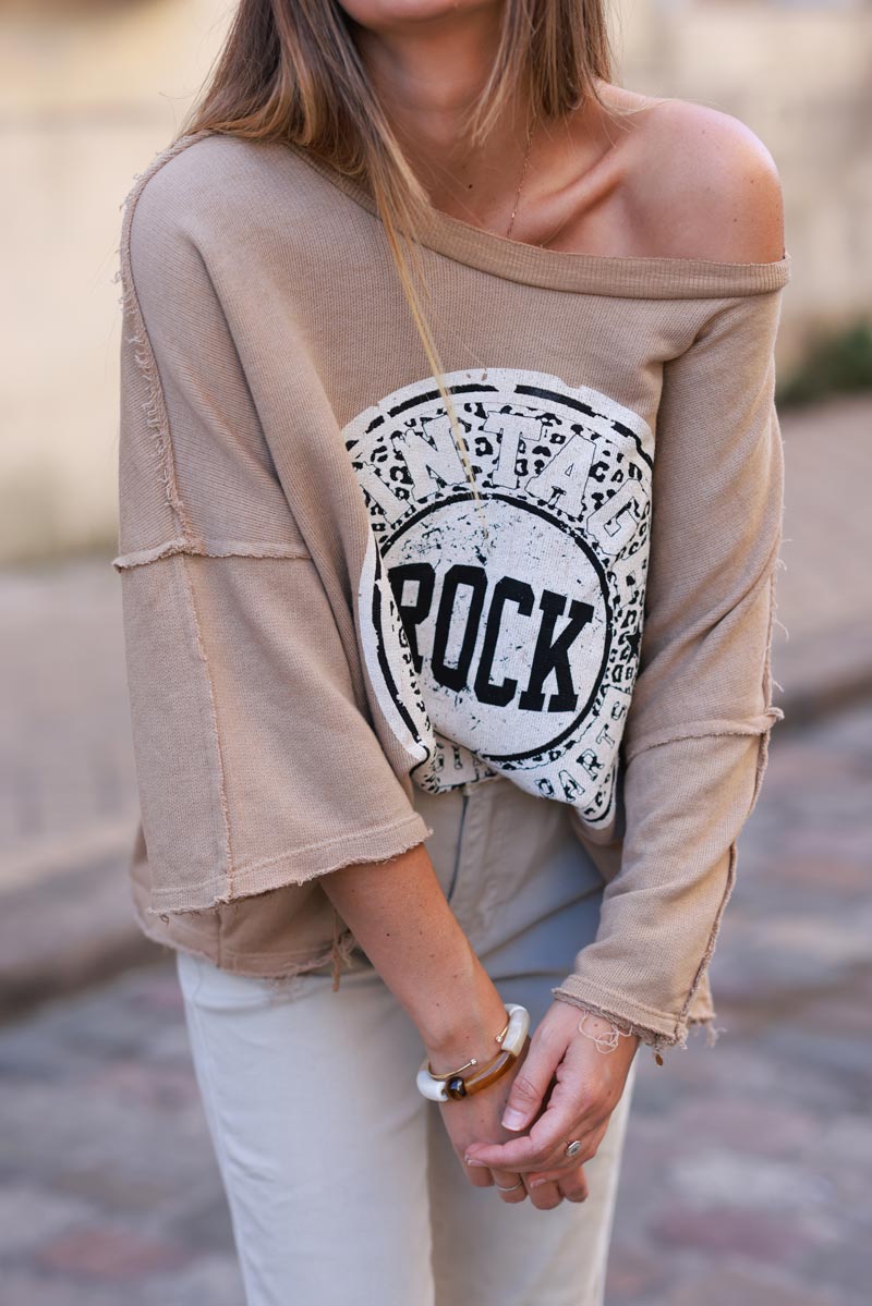 Batwing camel sweatshirt with leopard rock logo