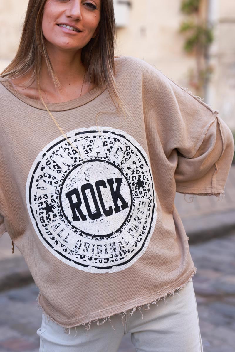 Batwing camel sweatshirt with leopard rock logo