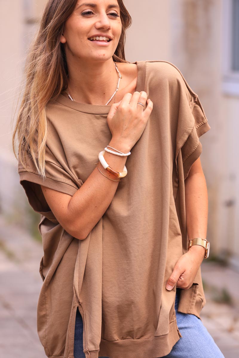 Camel loose sleeveless sweater with seams detail