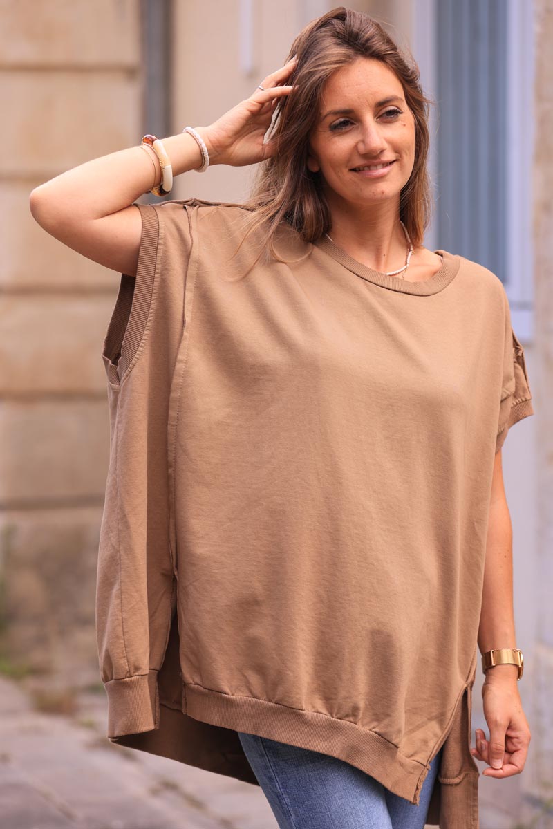 Camel loose sleeveless sweater with seams detail