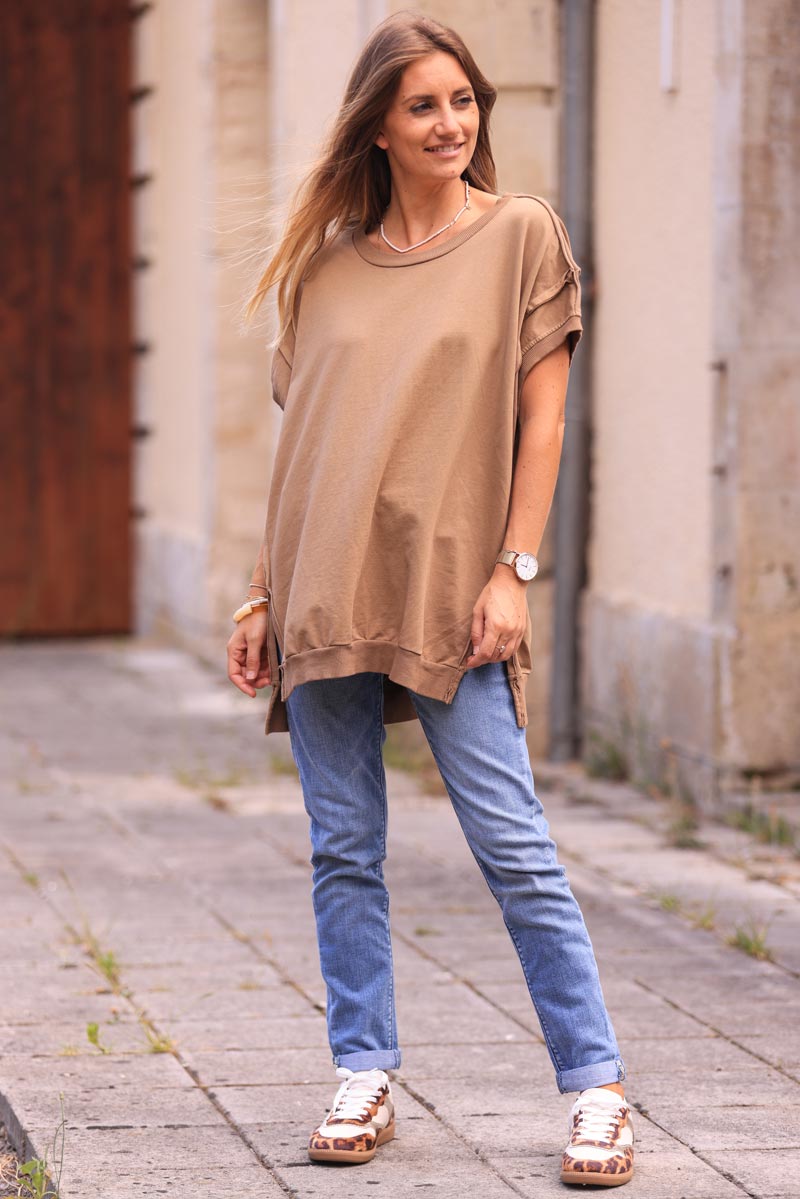 Camel loose sleeveless sweater with seams detail