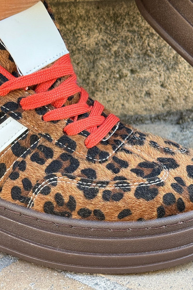 Tennis à plateforme en faux poils léopard rayure blanche et lacet terracotta