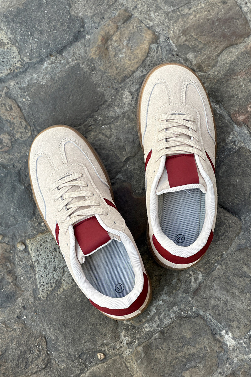 Tennis beige en suedine à plateforme rayure et talon rouge bordeaux