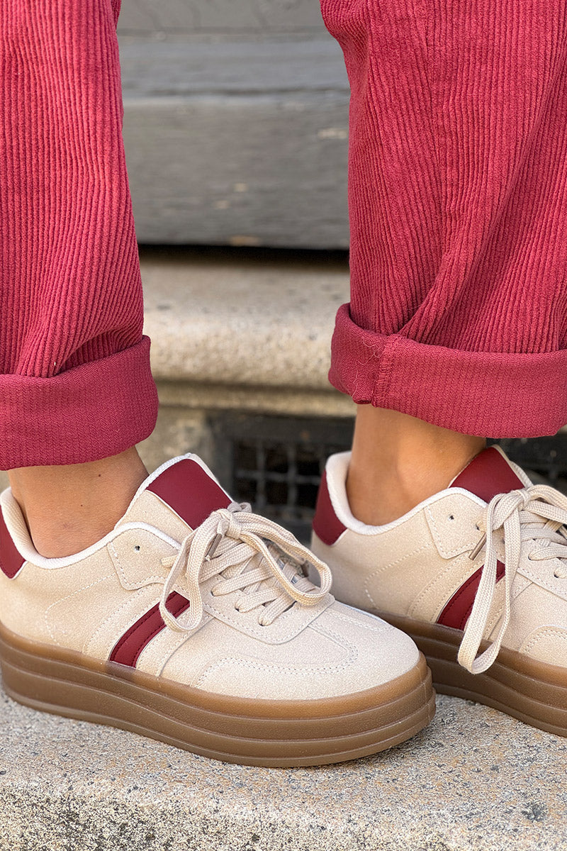 Tennis beige en suedine à plateforme rayure et talon rouge bordeaux