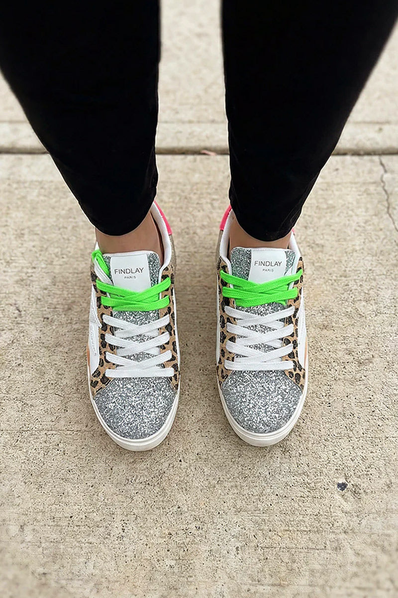 Tennis blanches éclair effet usé détails paillettes couleurs flash et léopard