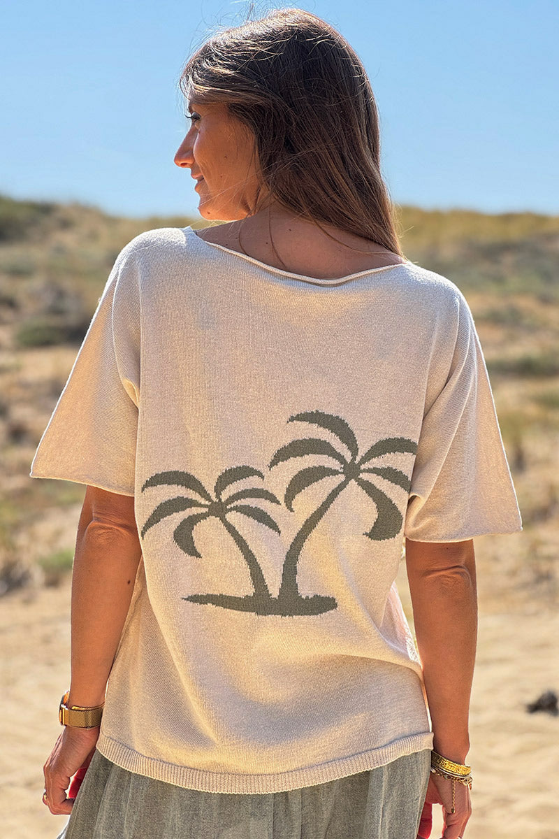 Top beige en petite maille coton mélangé motif palmiers kaki au dos