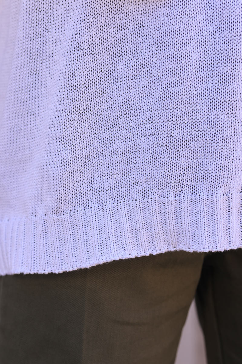 White cotton knit short sleeve top v-neck