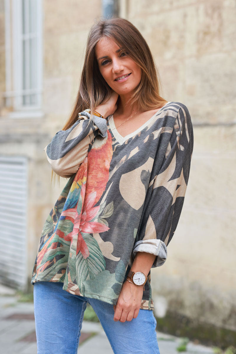 Top brillant beige et noir col v motif perroquet Ara coloré