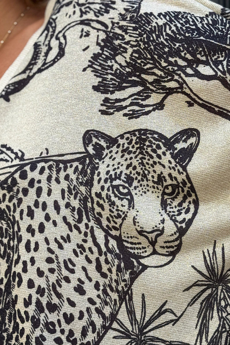 Top brillant beige imprimé léopard toile de jouy jungle noir
