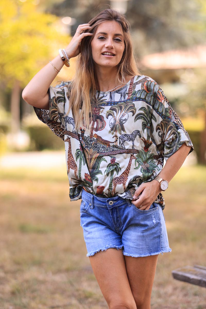 Silky short sleeve top with jungle and leopard print