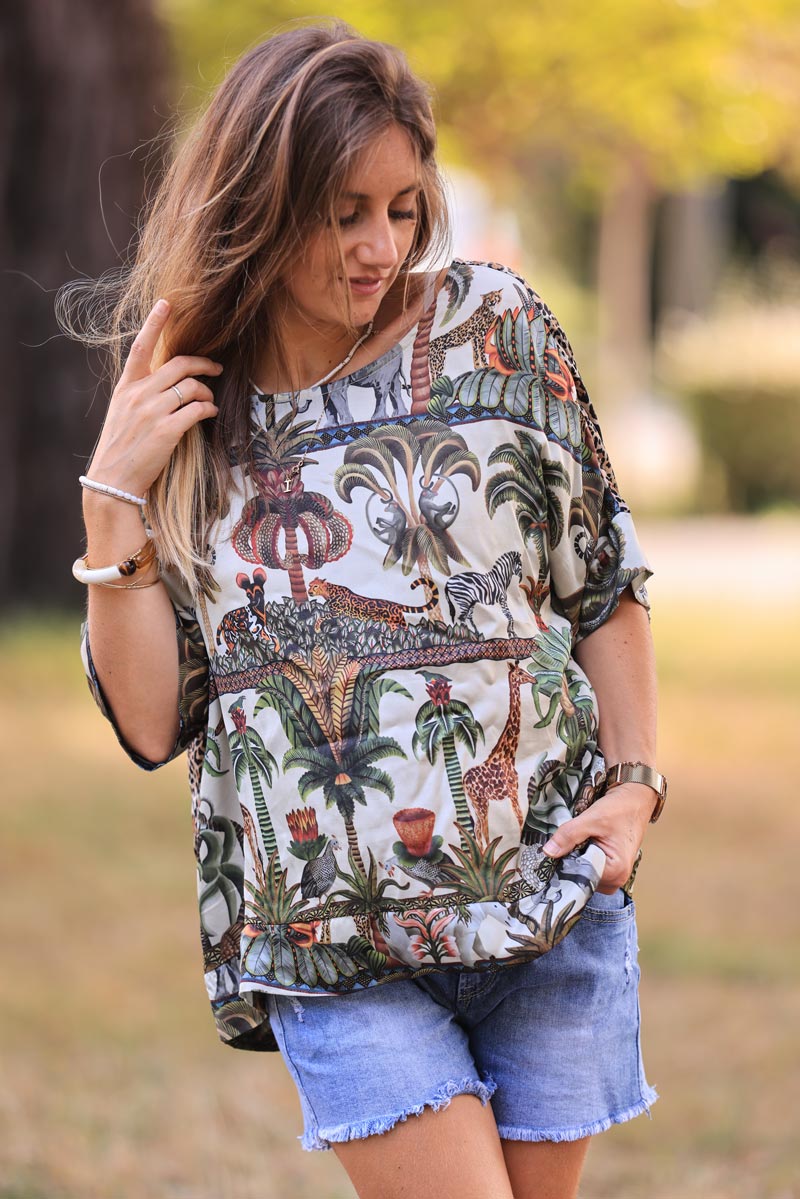 Silky short sleeve top with jungle and leopard print