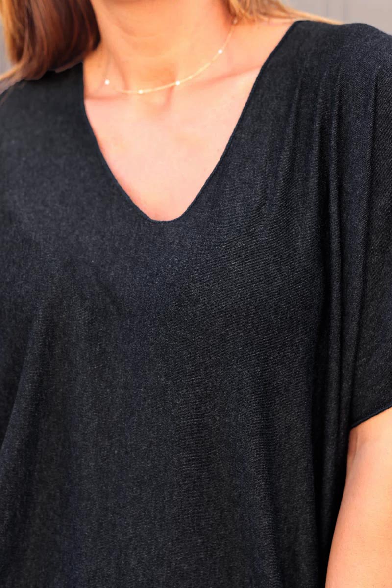 Top gris fonce chine fluide confort et stretch col V