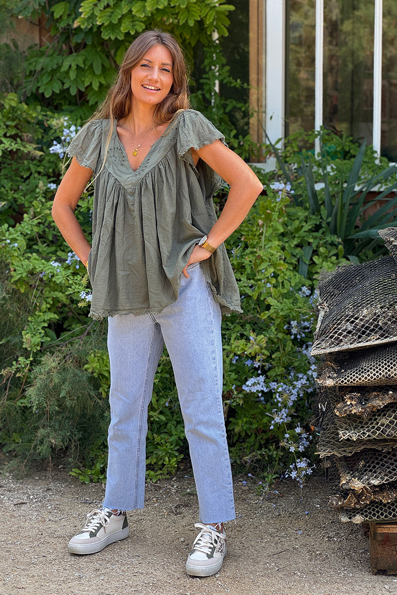 Top kaki en coton details col et dos en broderie anglaise