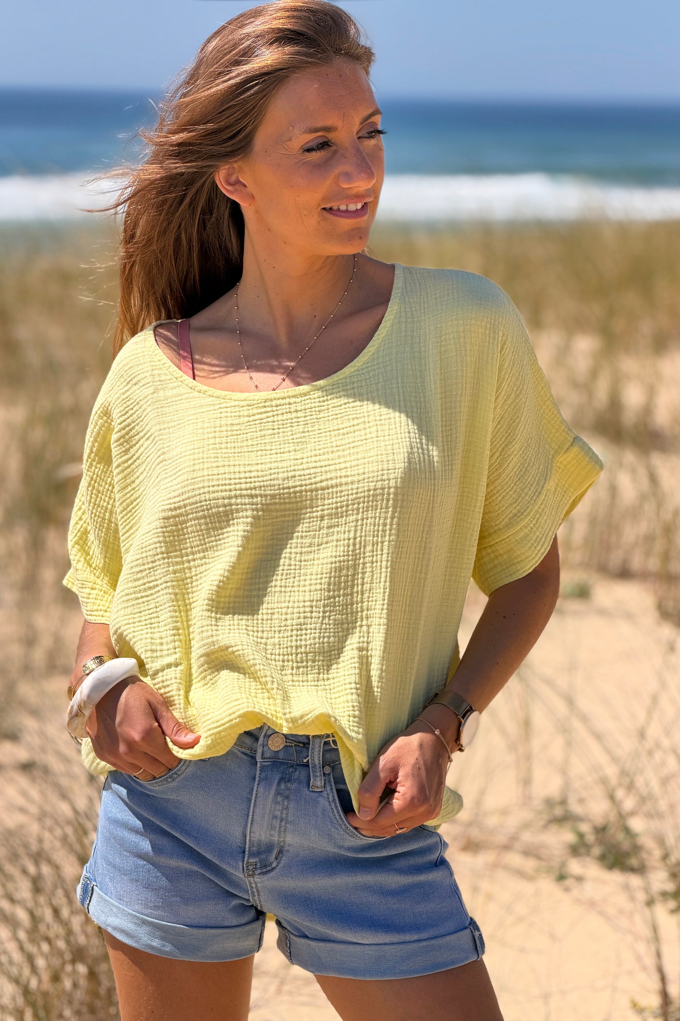 Top large jaune en gaze de coton basique col rond