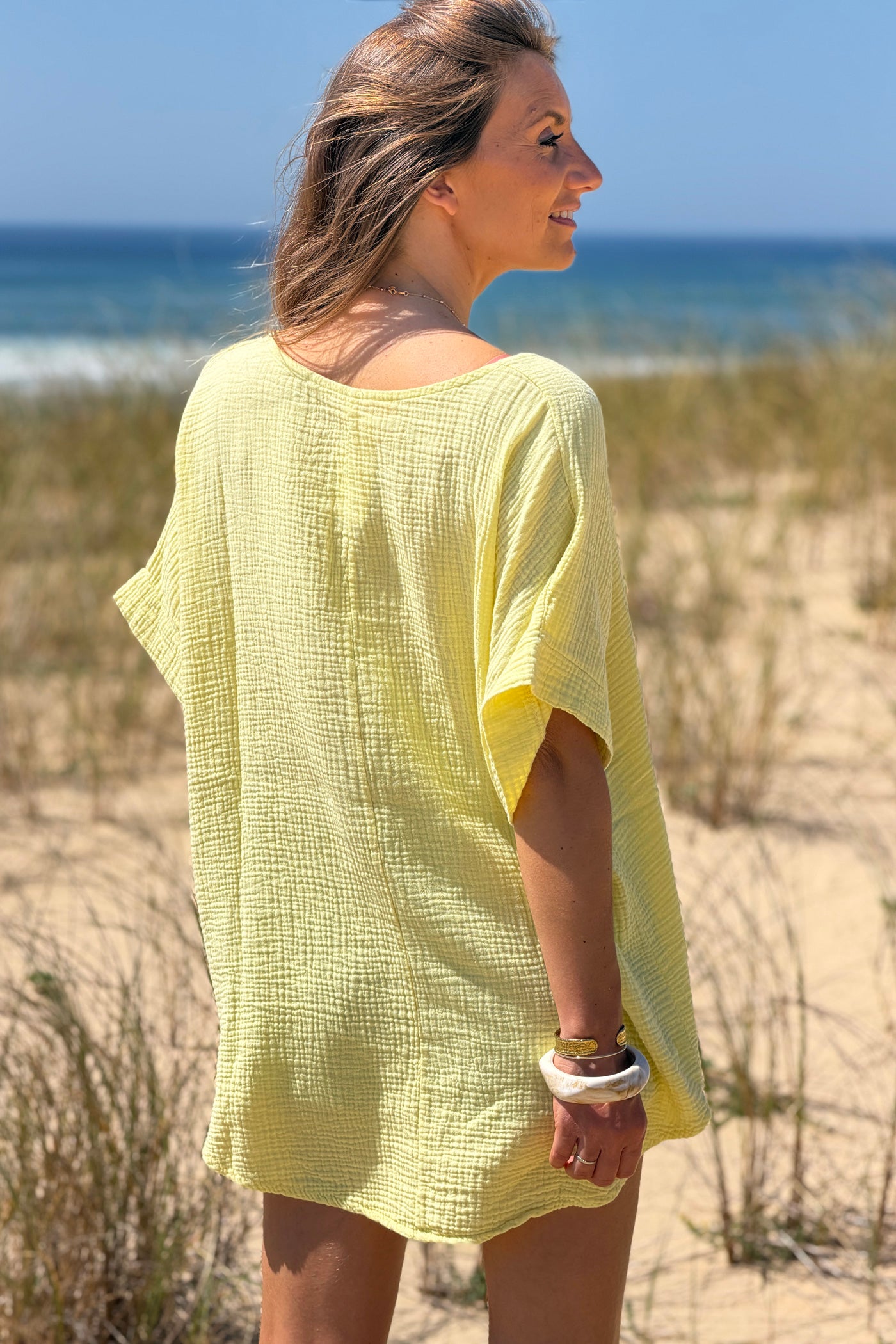 Top large jaune en gaze de coton basique col rond