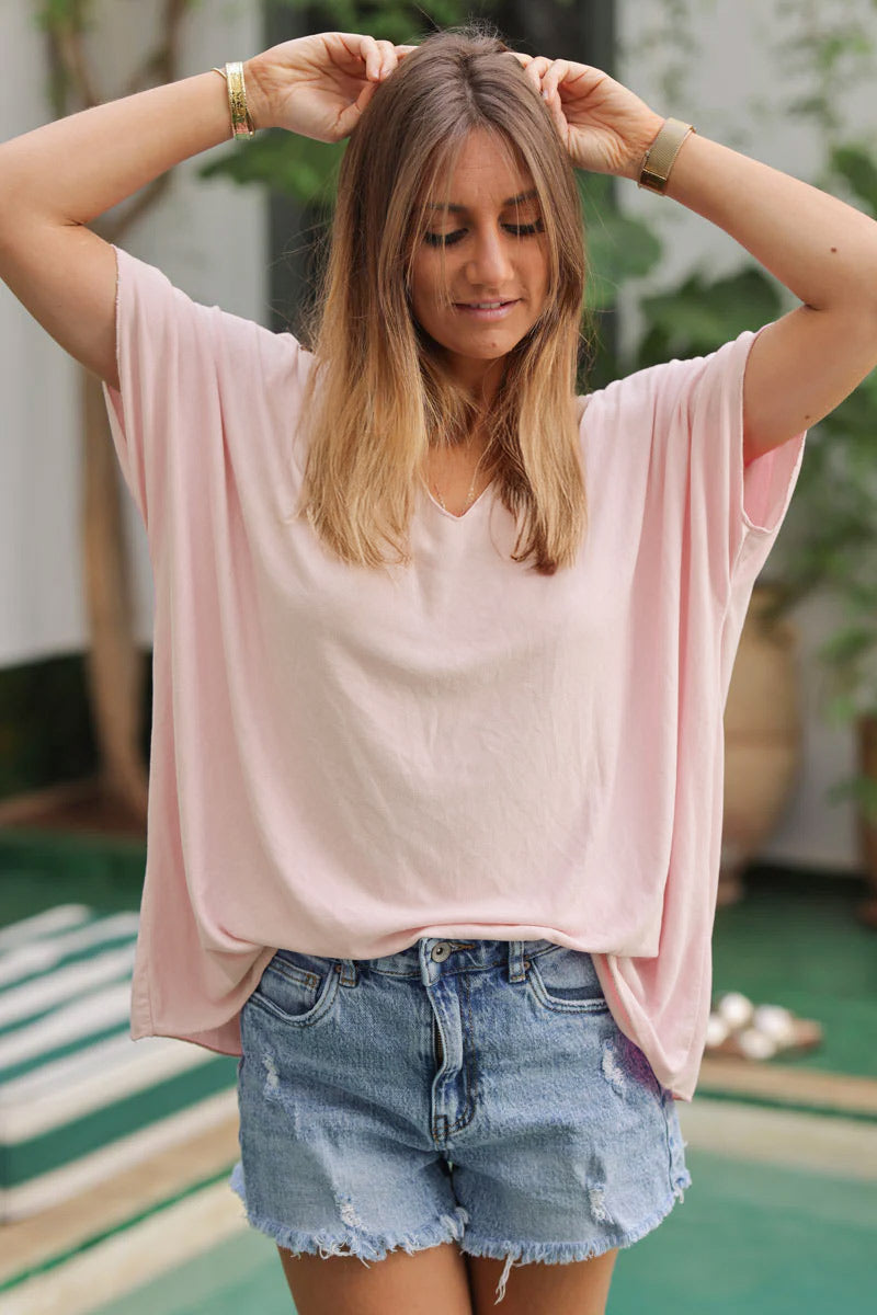 Top rose pâle fluide confort et stretch col v