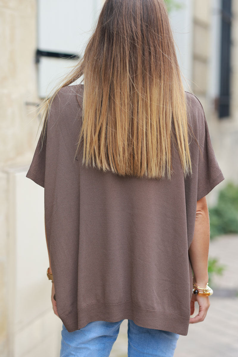 Chocolate stretch fine knit top with short sleeves