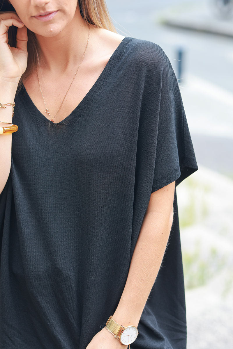 Black stretch fine knit top with short sleeves