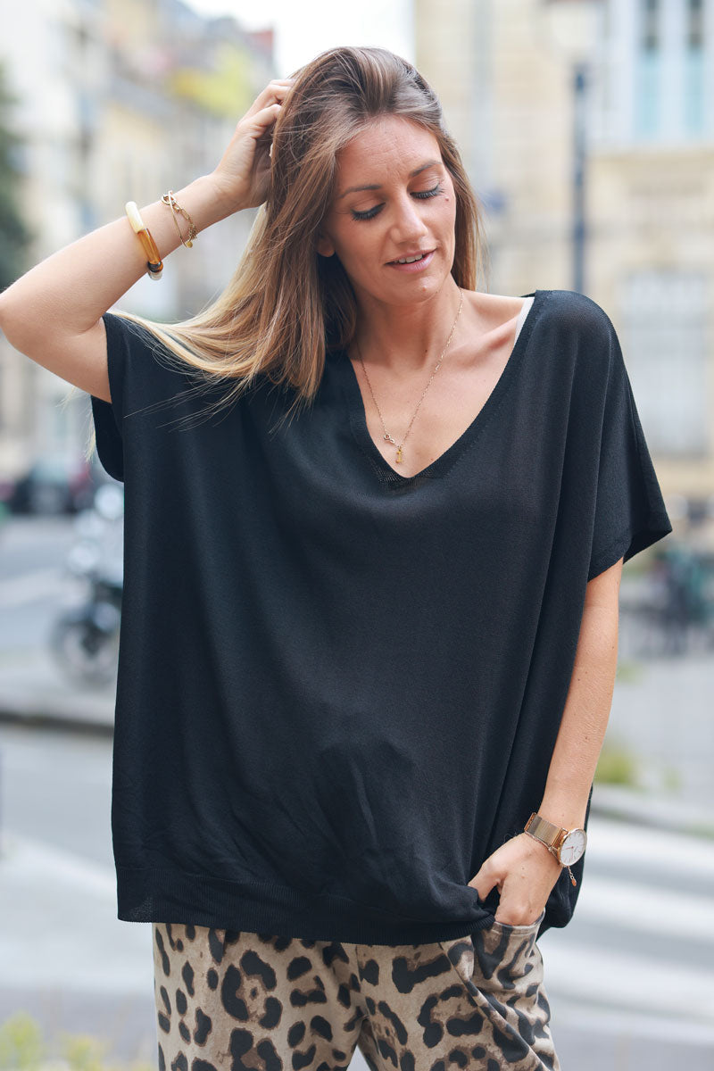 Black stretch fine knit top with short sleeves