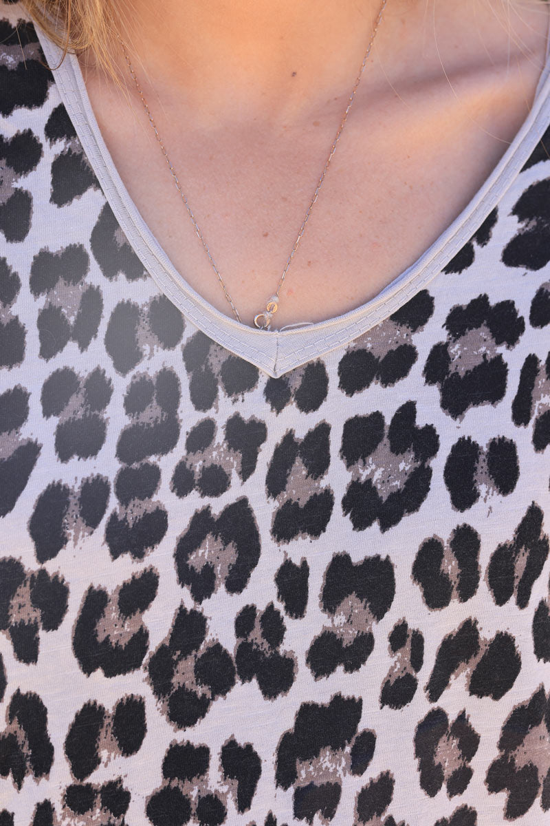 Leopard print cotton v-neck t-shirt