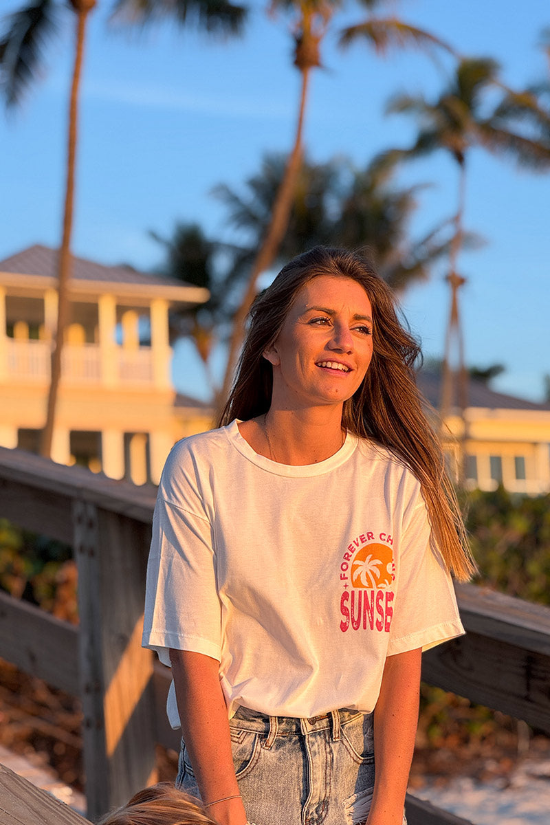 T-shirt blanc en coton Chasing Sunsets col rond