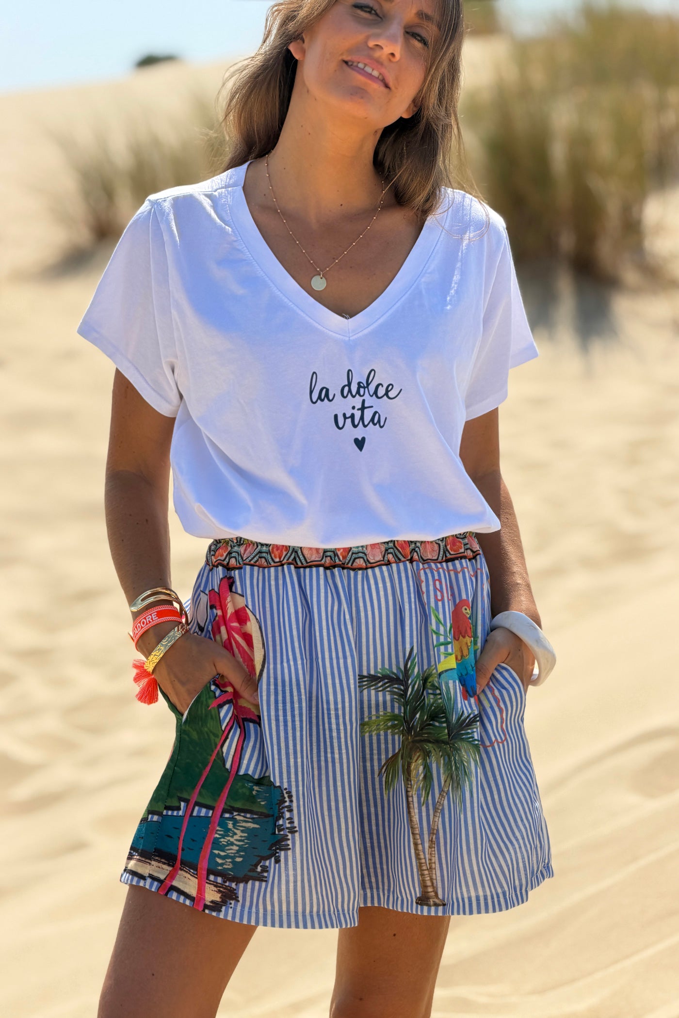 Tshirt blanc en coton Dolce Vita bleu marine col v