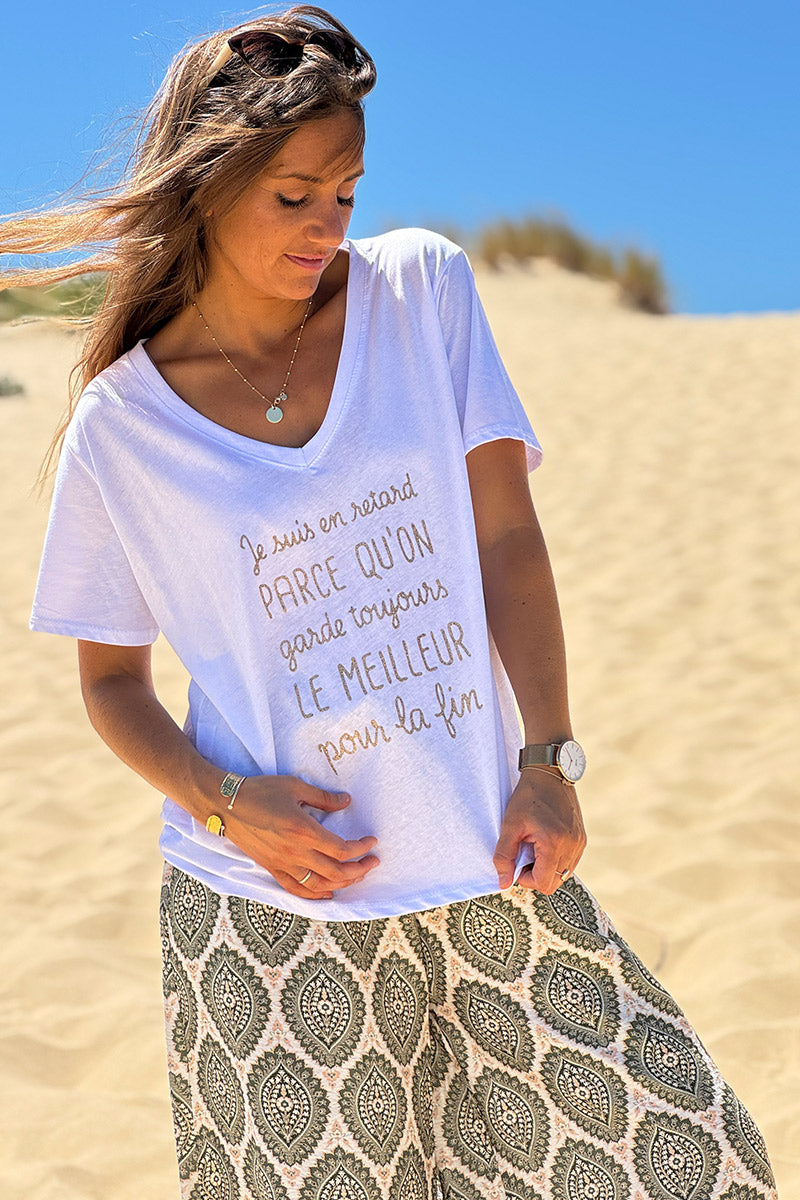 Tshirt blanc en coton Je suis en retard doré col v