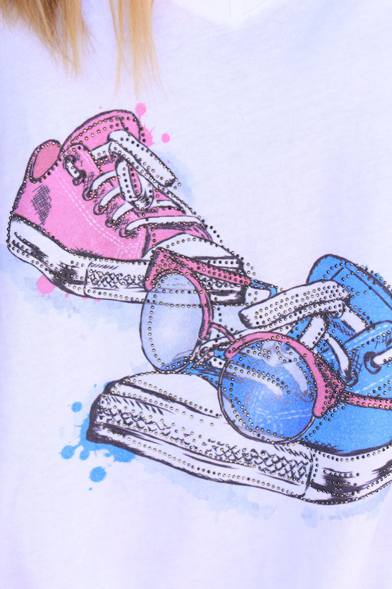 White t-shirt with sneakers sunglasses logo and rhinestones