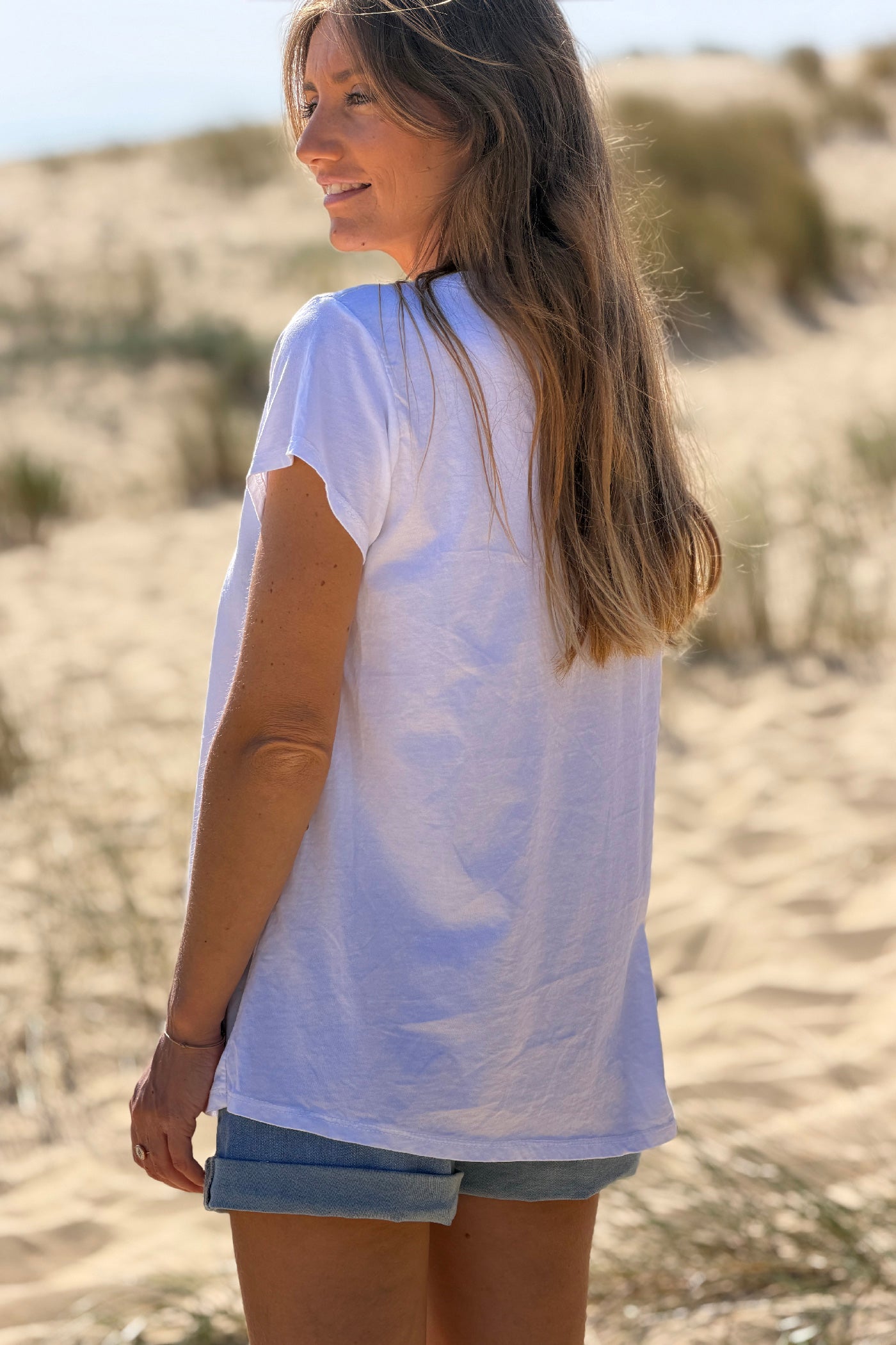 Tshirt blanc en coton broderie Iconic bleu en bouclettes éponge