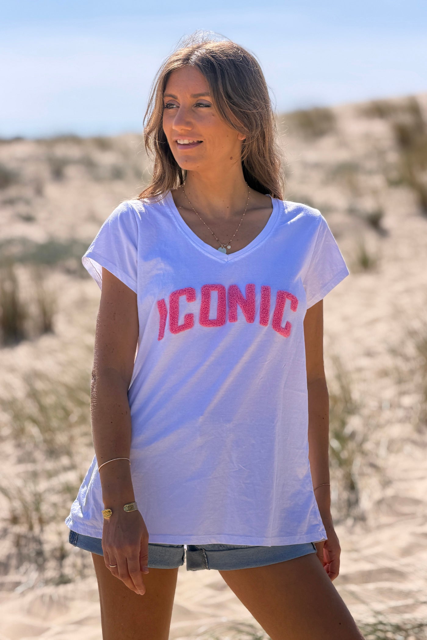 Tshirt blanc en coton broderie Iconic rose en bouclettes éponge