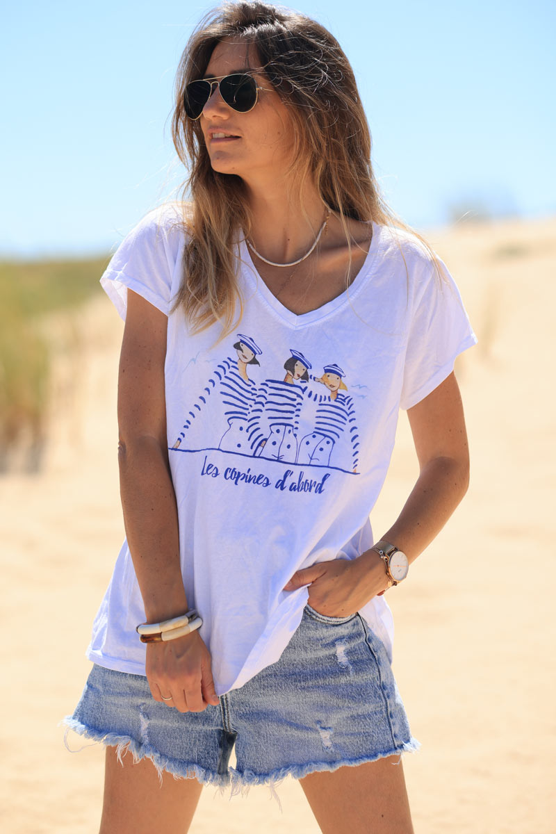 T-shirt blanc en coton col v dessin Copines d'abord marinière bleu roi