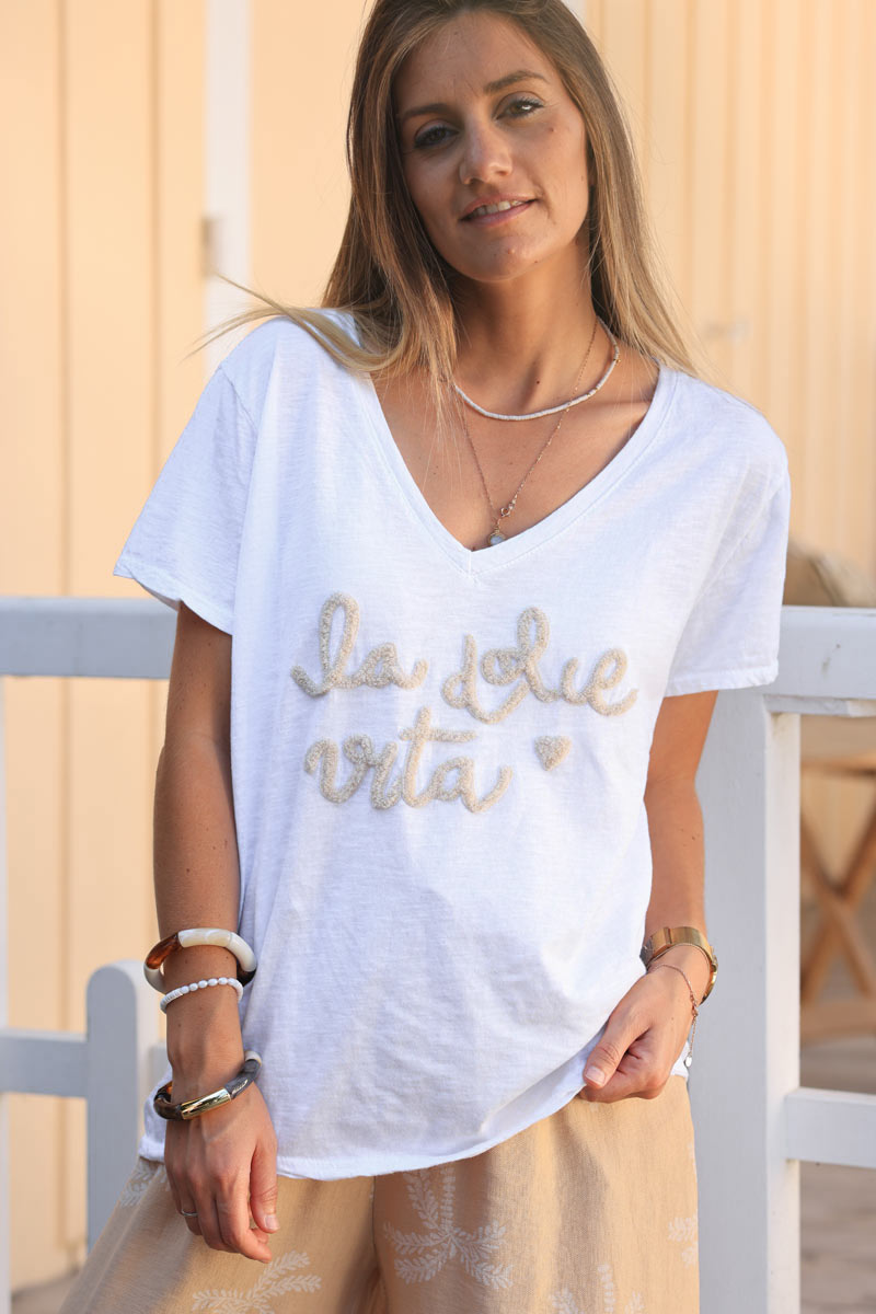 T-shirt blanc en coton col v message La Dolce Vita éponge beige