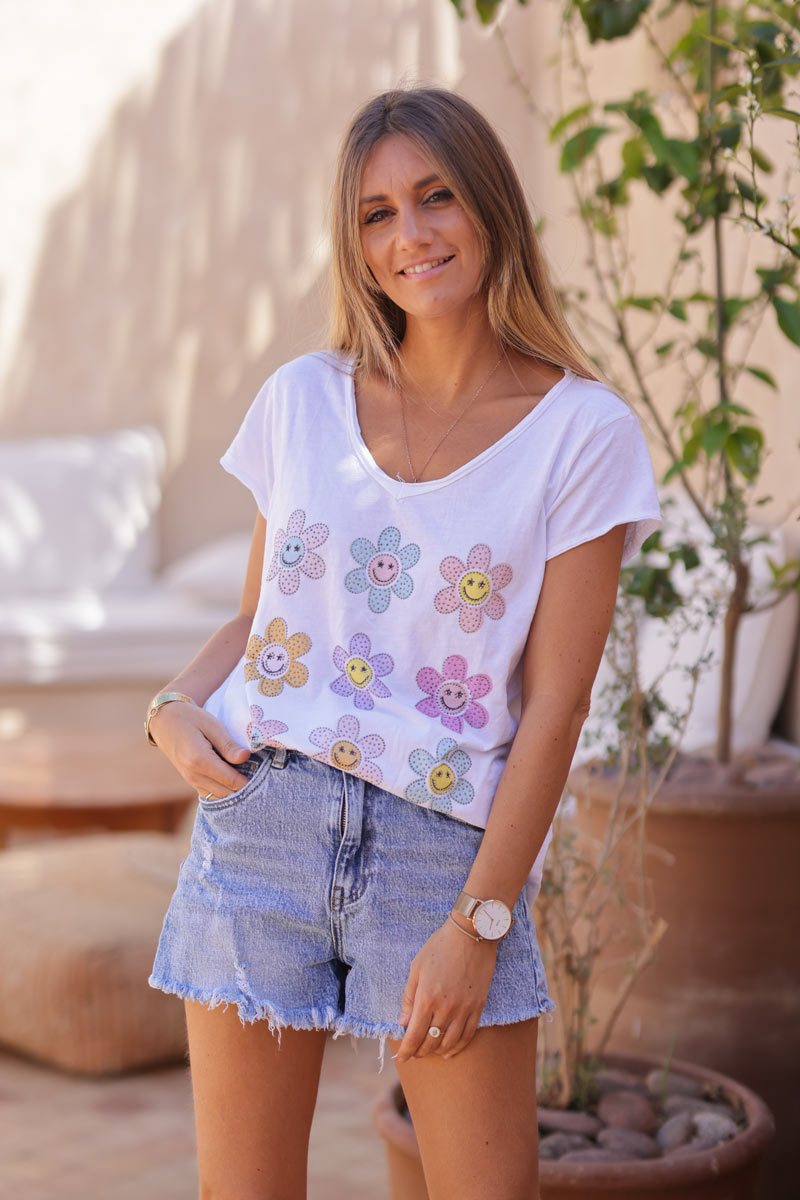 White relaxed fit t-shirt with smiley daisy print and rhinestones