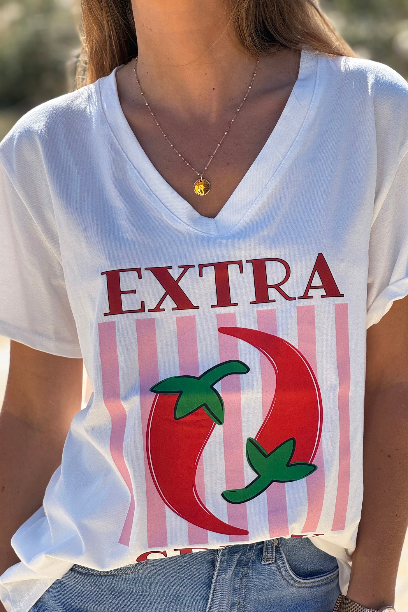 Tshirt blanc en coton imprimé Extra Spicy piment rouge col v