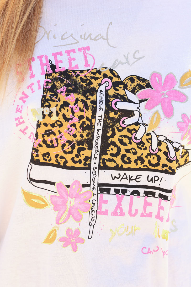 White cotton t-shirt with leopard sneakers print