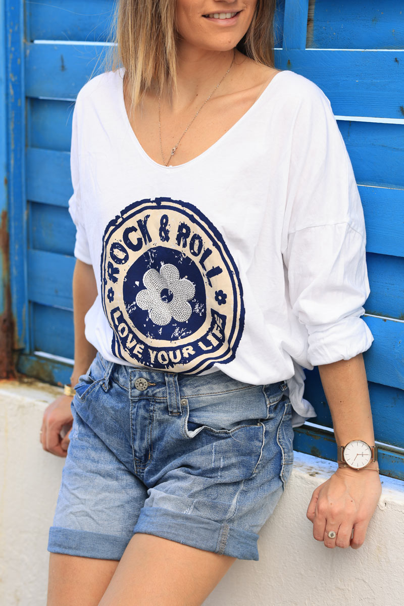 T-shirt blanc en coton manches longues logo rock bleu marine et fleur strass