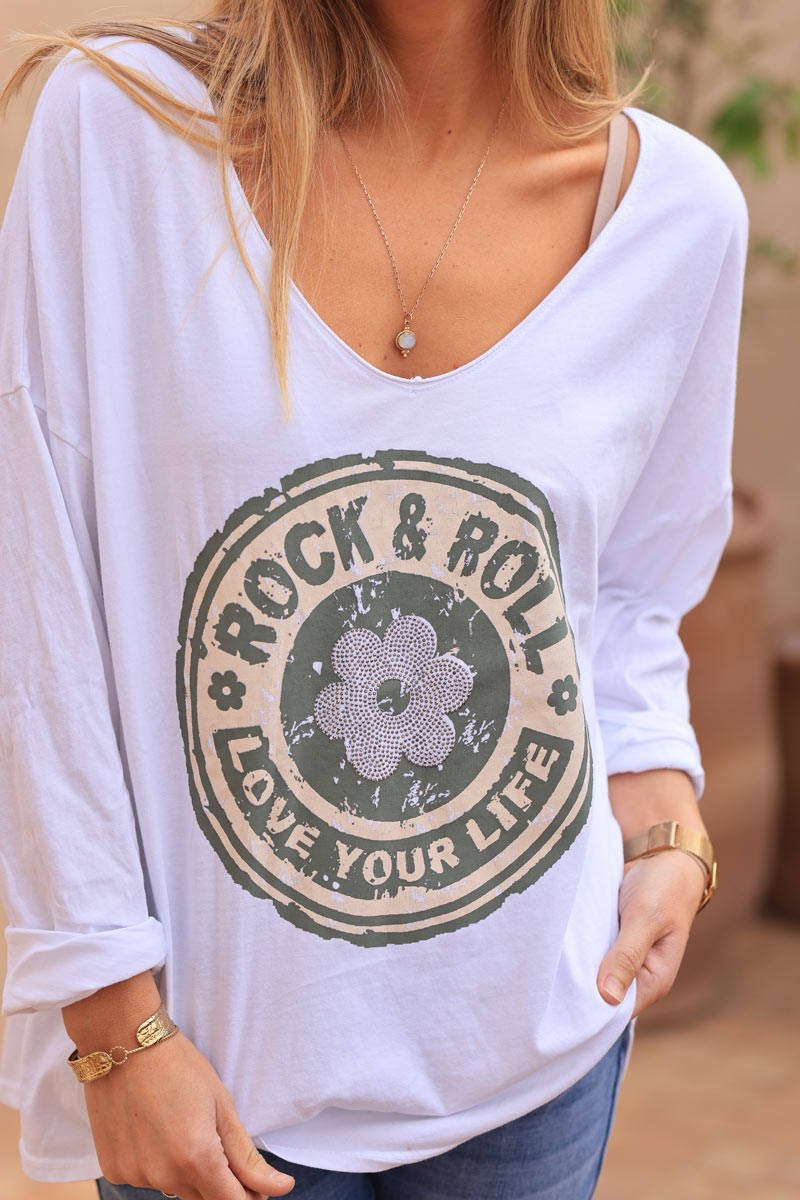 T-shirt blanc en coton manches longues logo rock kaki et fleur strass