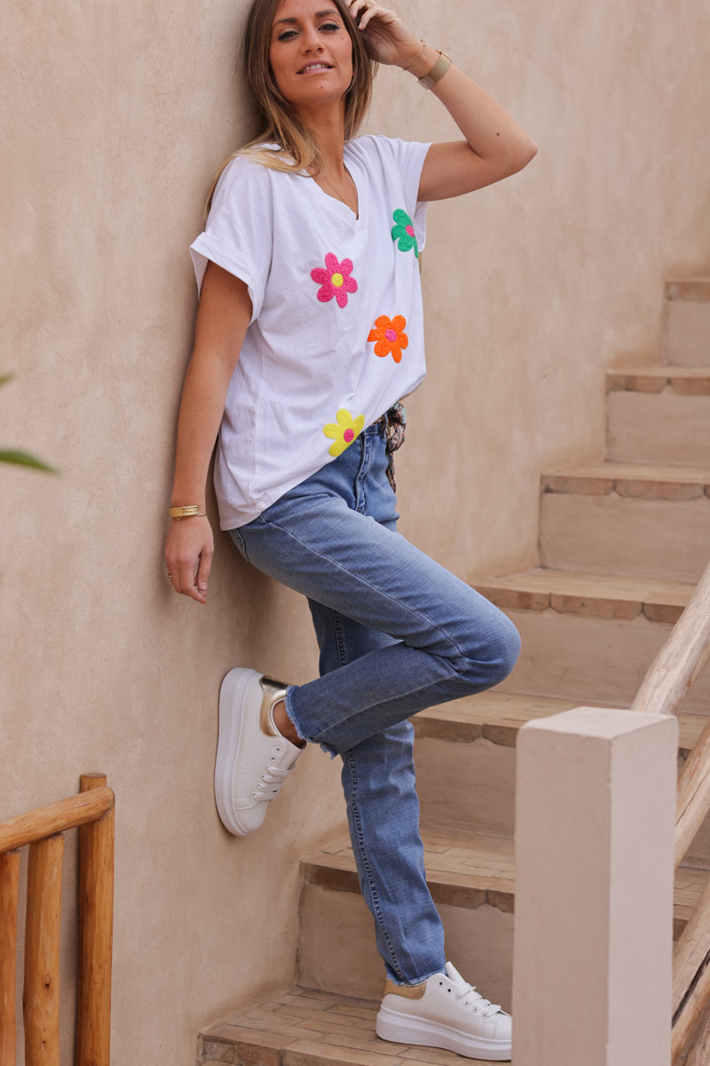 White stretch t-shirt with multicoloured flowers in boucle