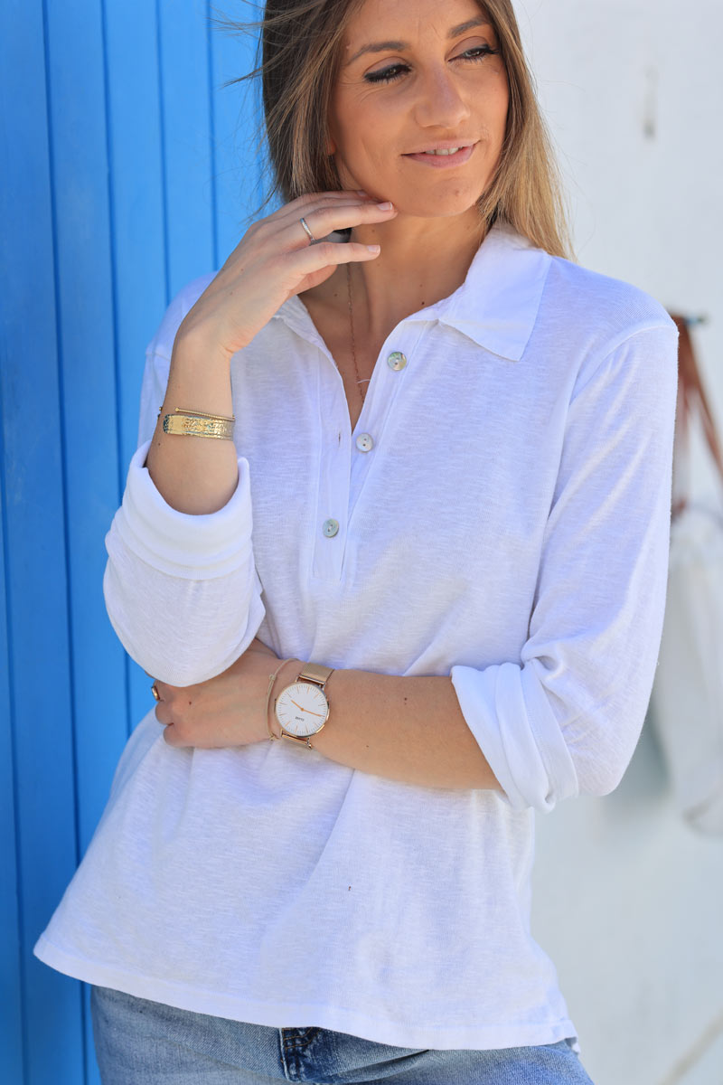 White long sleeve top with shirt collar and buttons
