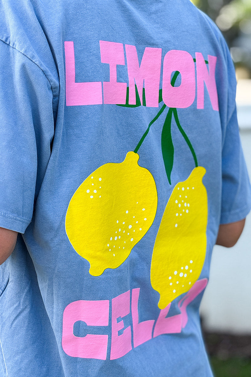 T-shirt bleu jean délavé en coton imprimé citrons Limoncello coloré col rond