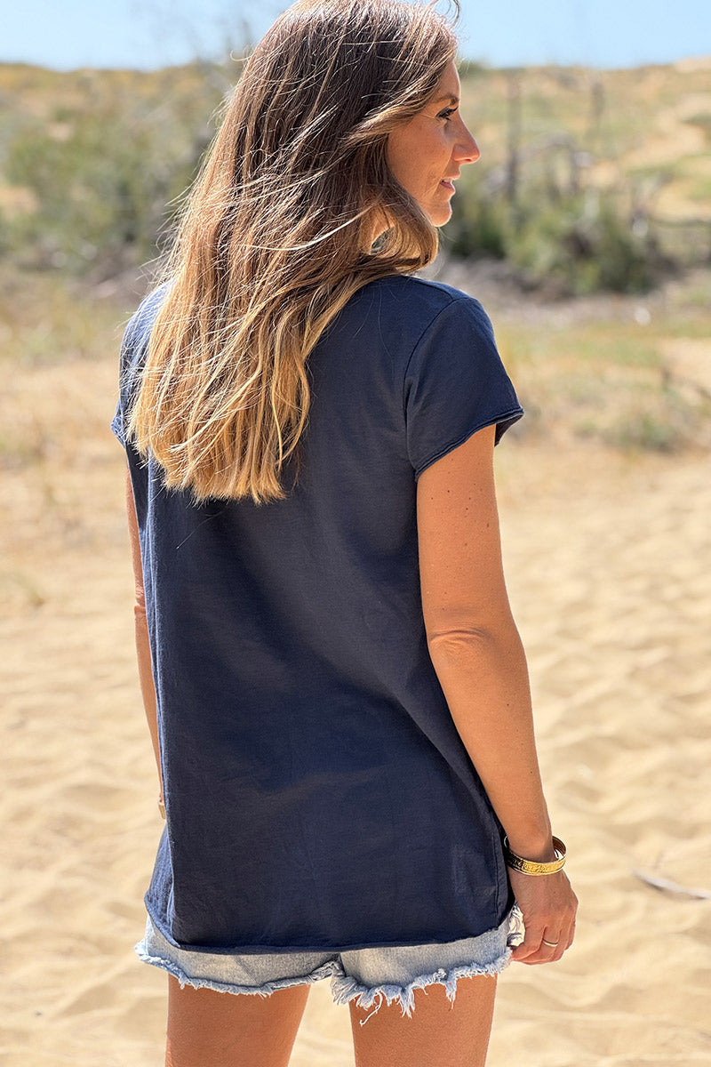T-shirt bleu marine en coton étoile col v