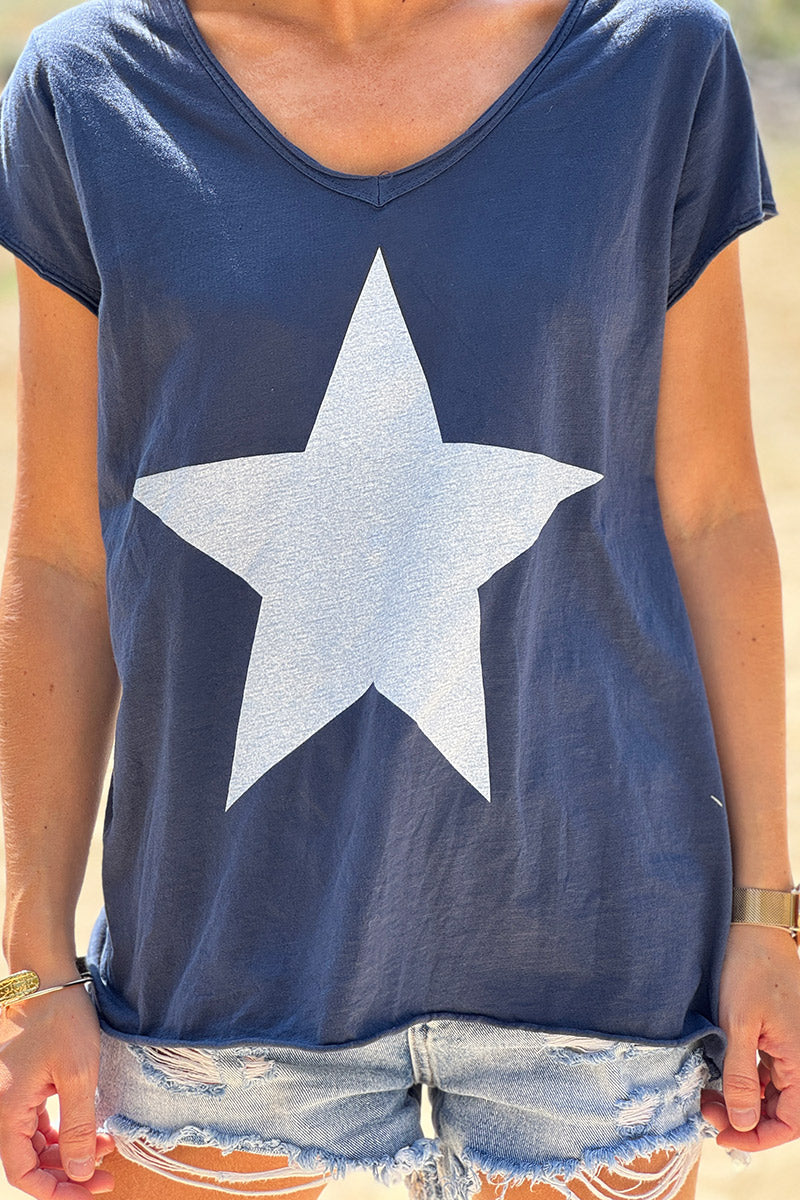 T-shirt bleu marine en coton étoile col v