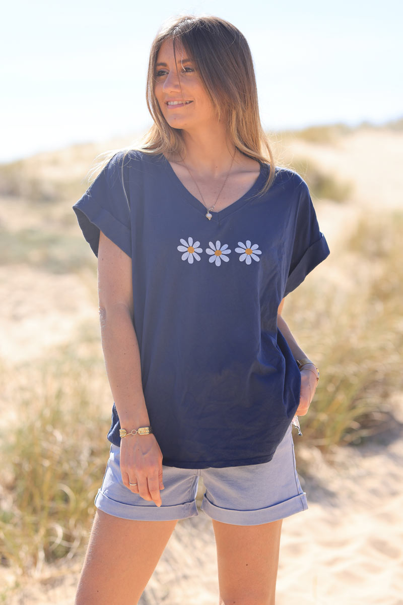 Navy blue cotton short sleeve T-shirt with daisy trio