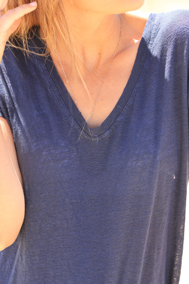 Camiseta cuello pico lino suave azul marino