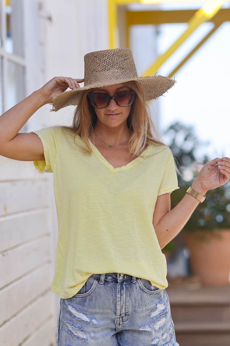 Yellow stretch cotton t-shirt with raw hems