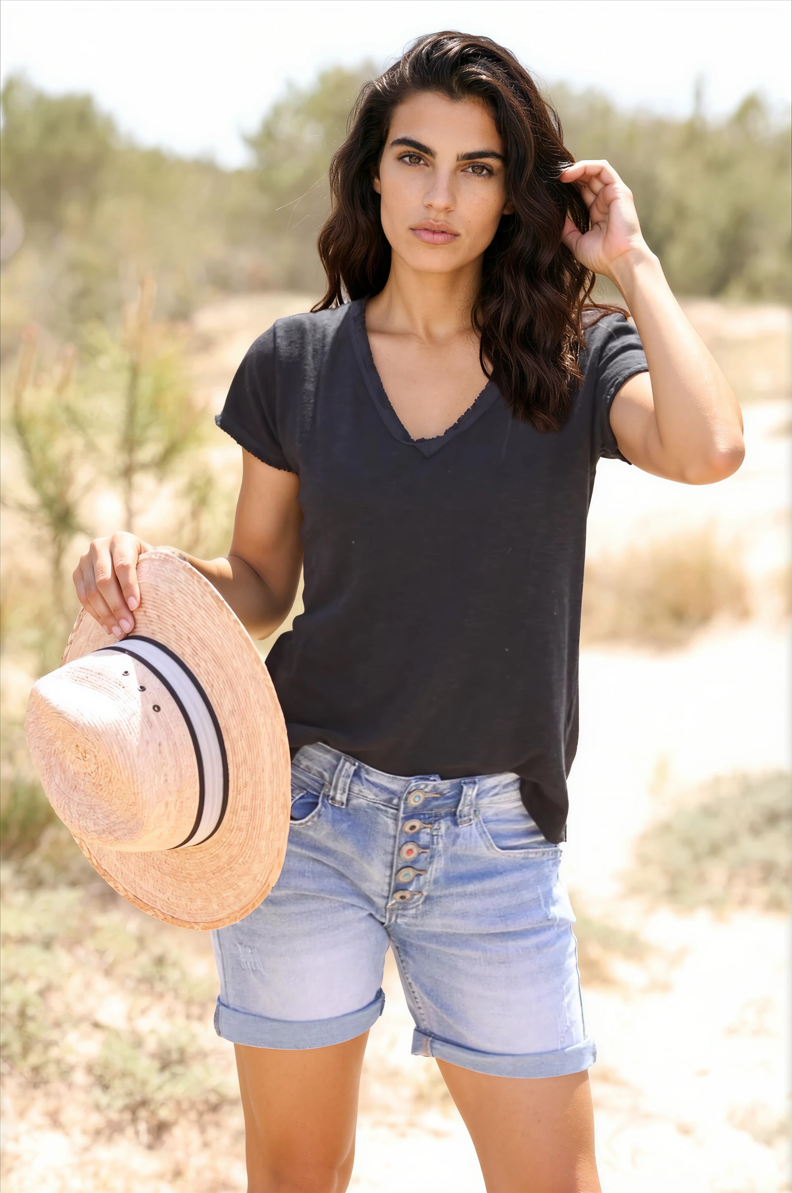 Black stretch cotton t-shirt with raw hems