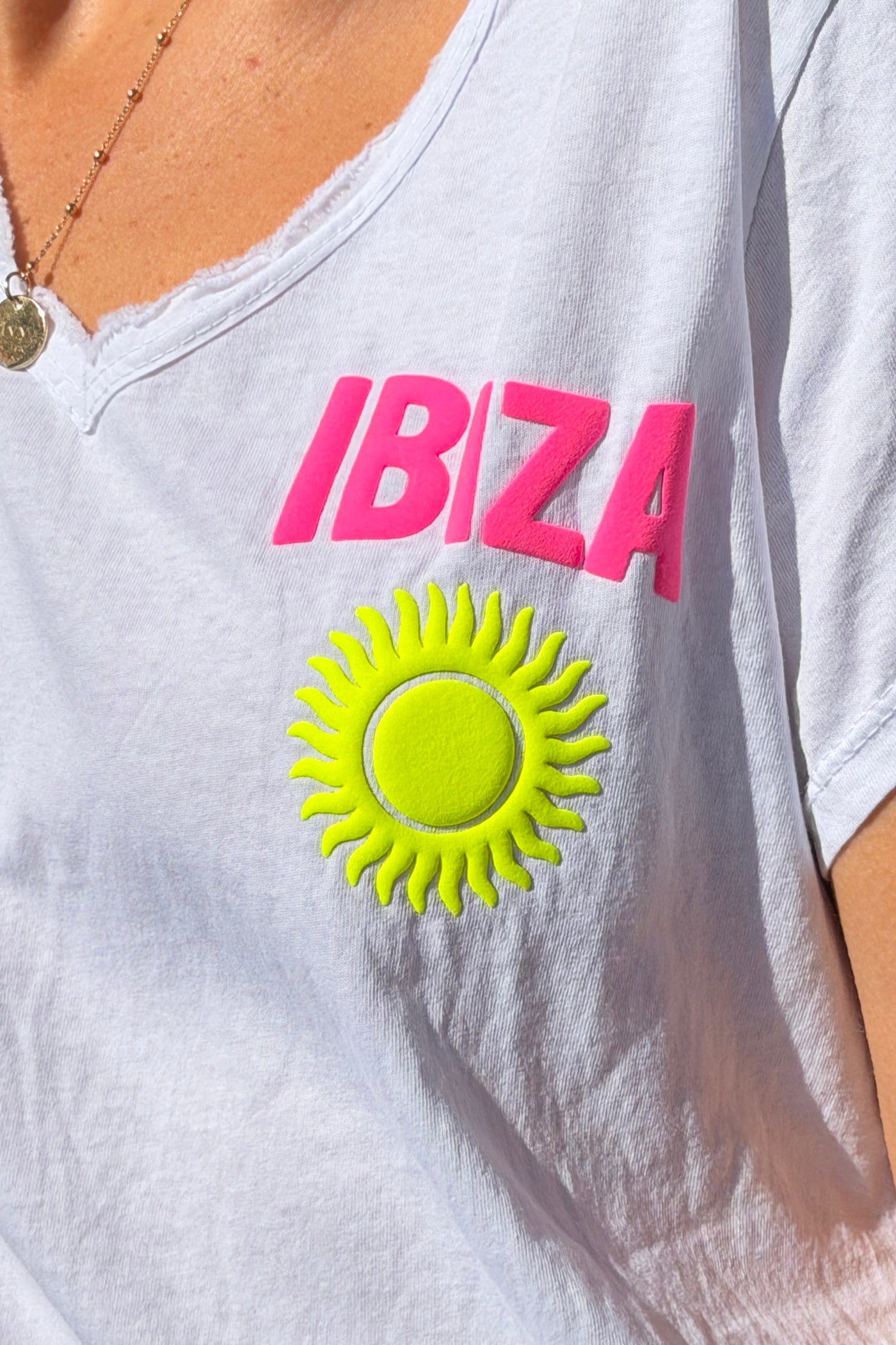 Tshirt en coton blanc Ibiza soleil sérigraphie puff relief