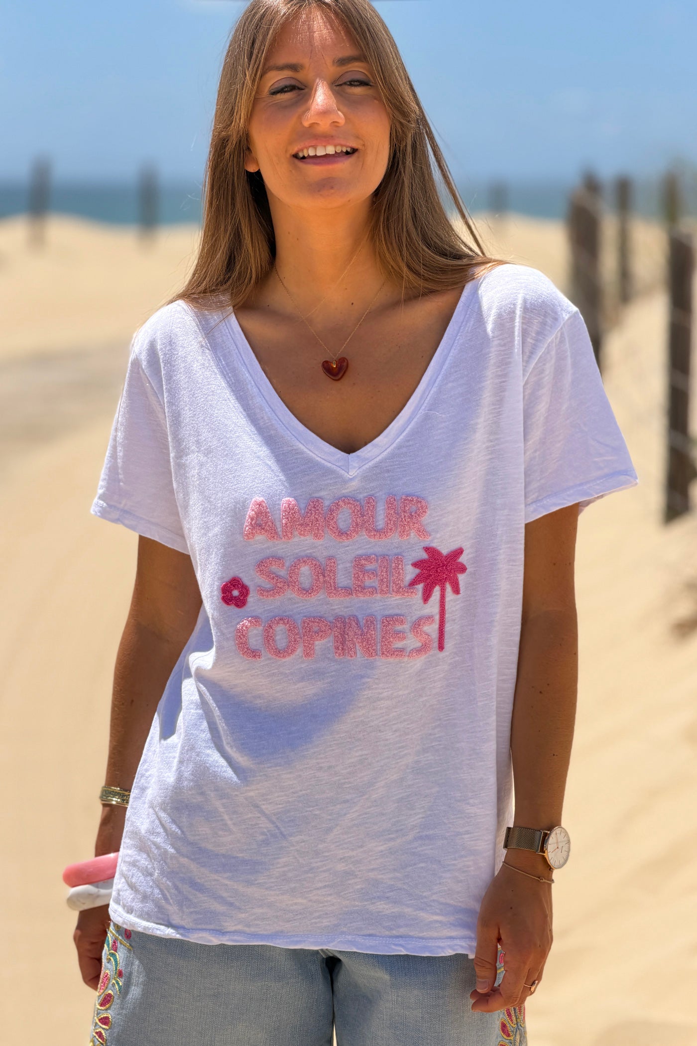 Tshirt en coton blanc broderie bouclettes éponge rose Amour soleil copines