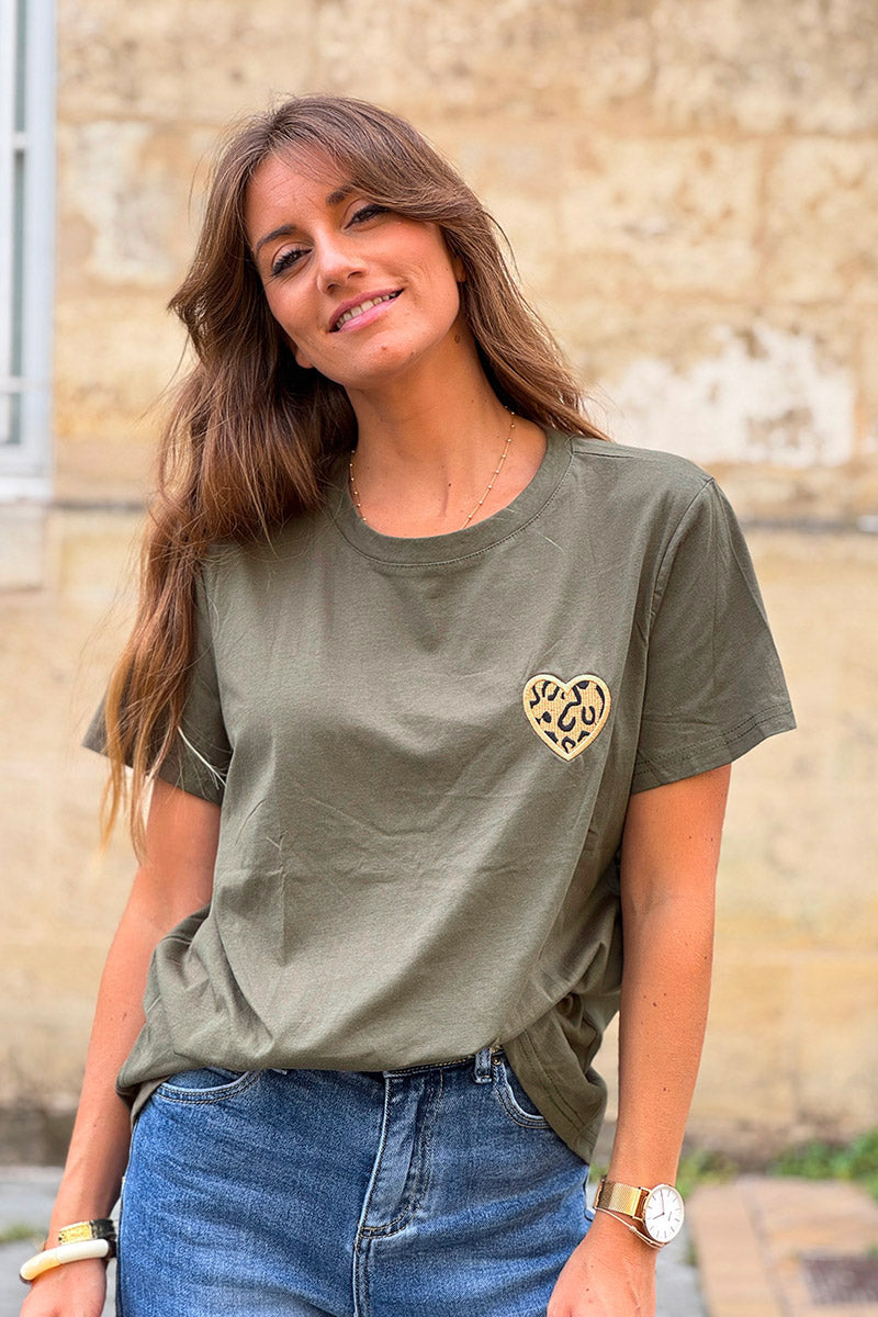 T-shirt en coton kaki broderie cœur léopard